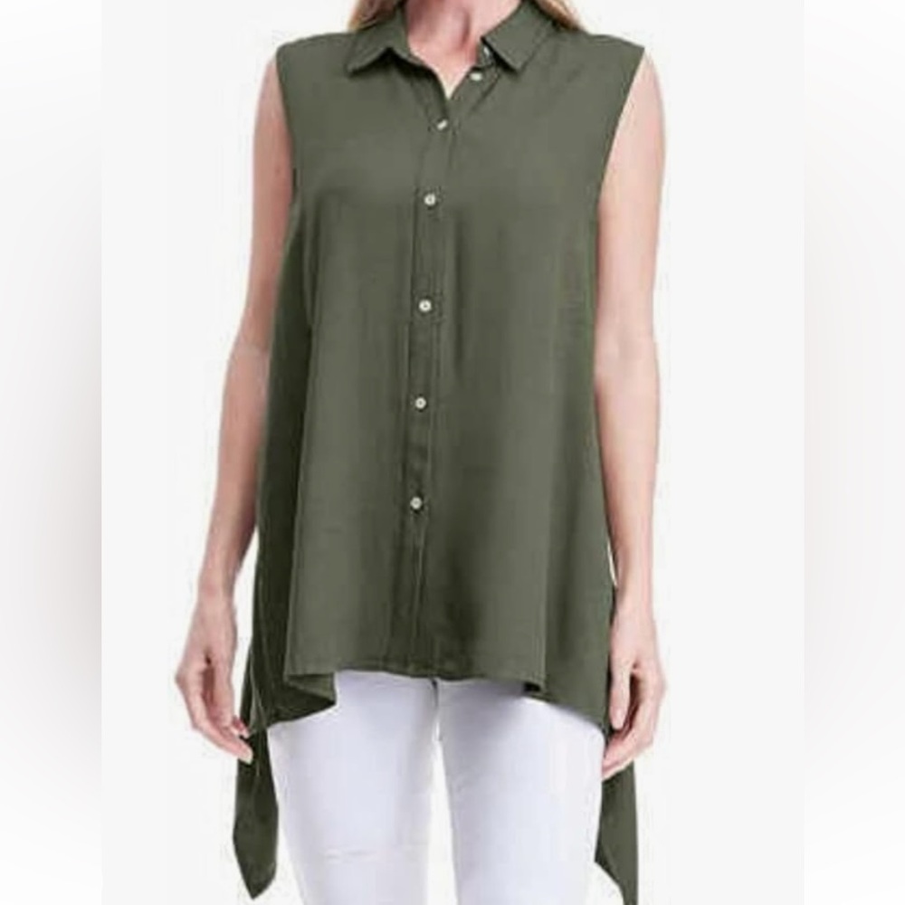 NWT Fever Sleeveless Button up Top, Size L